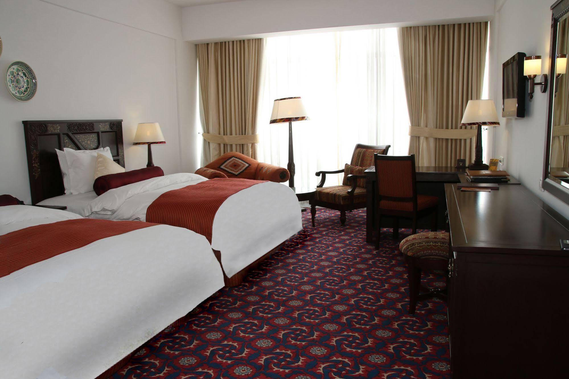 Dushanbe Serena Hotel Extérieur photo