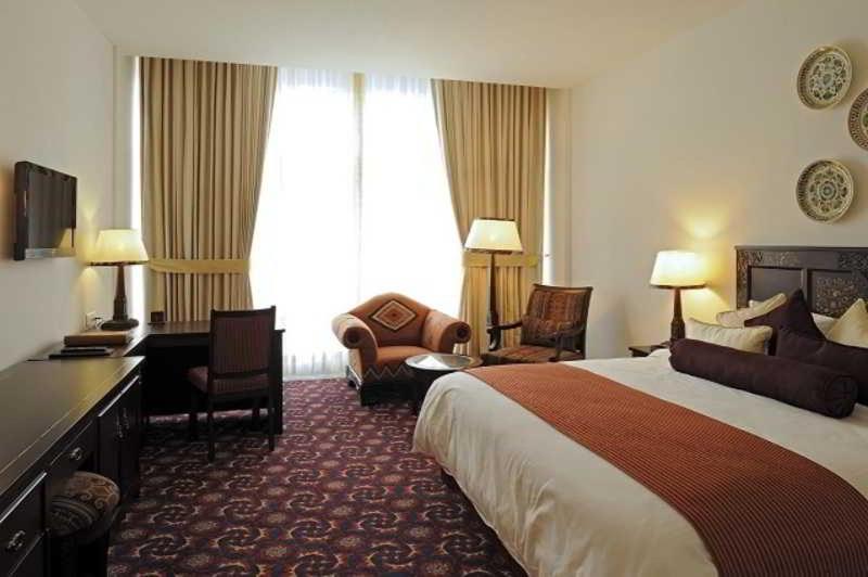 Dushanbe Serena Hotel Chambre photo