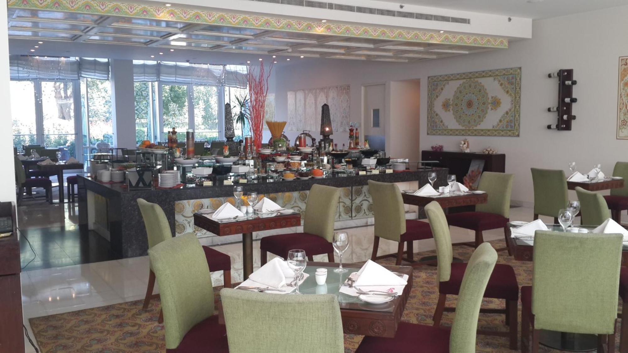 Dushanbe Serena Hotel Extérieur photo