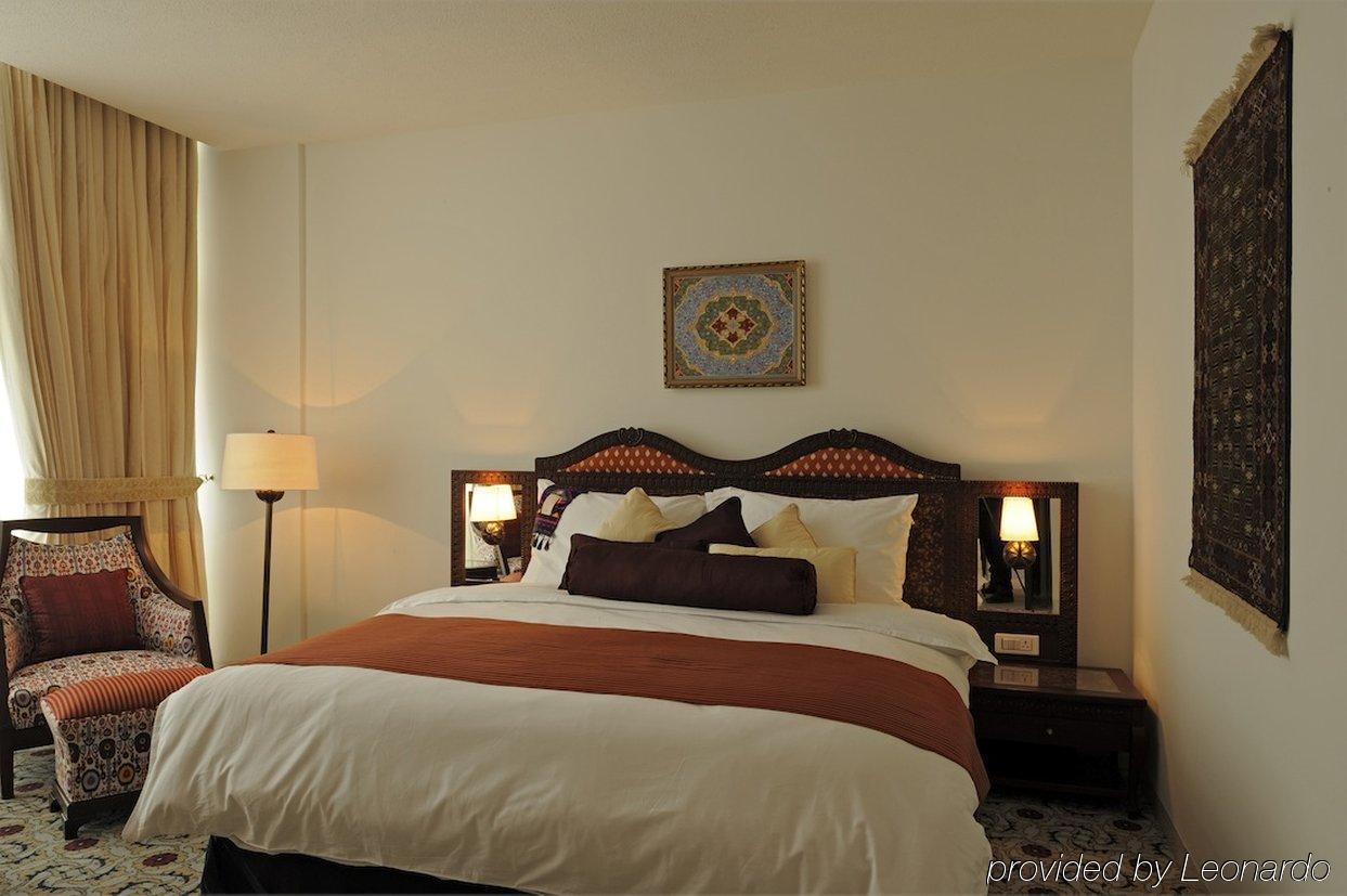 Dushanbe Serena Hotel Chambre photo