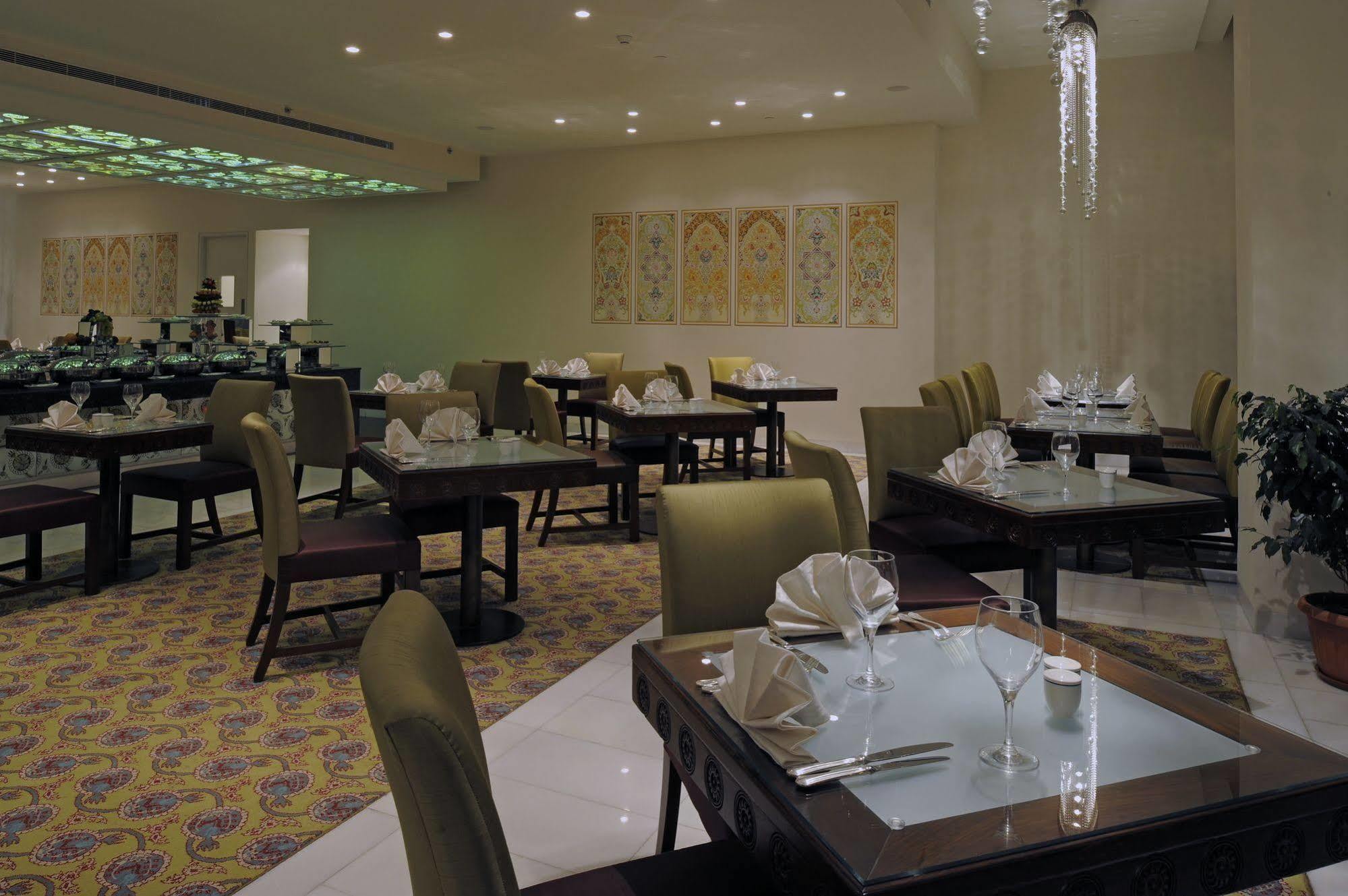 Dushanbe Serena Hotel Extérieur photo