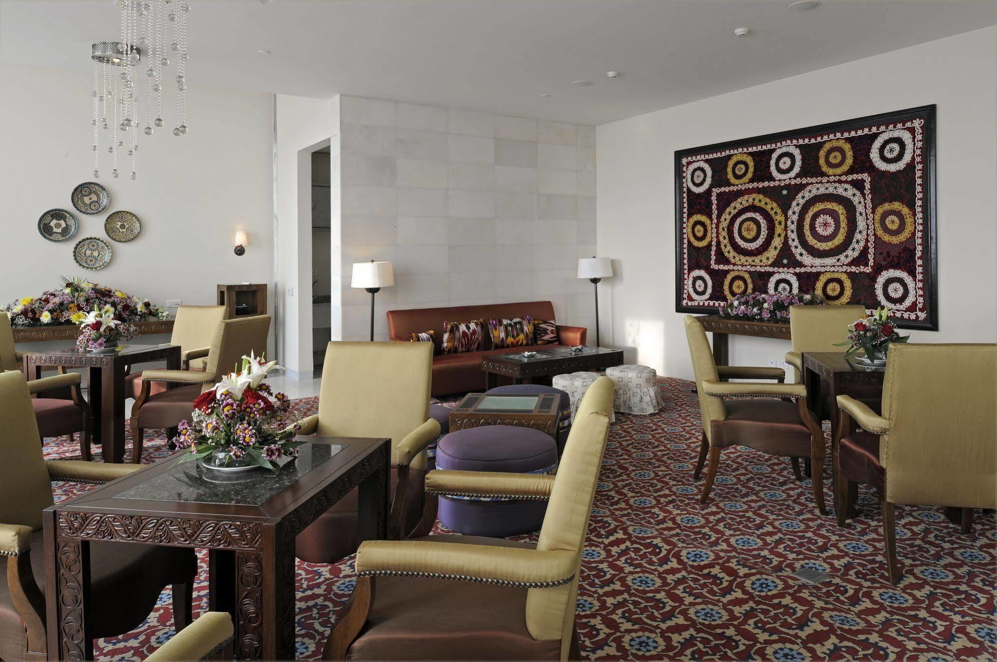Dushanbe Serena Hotel Extérieur photo
