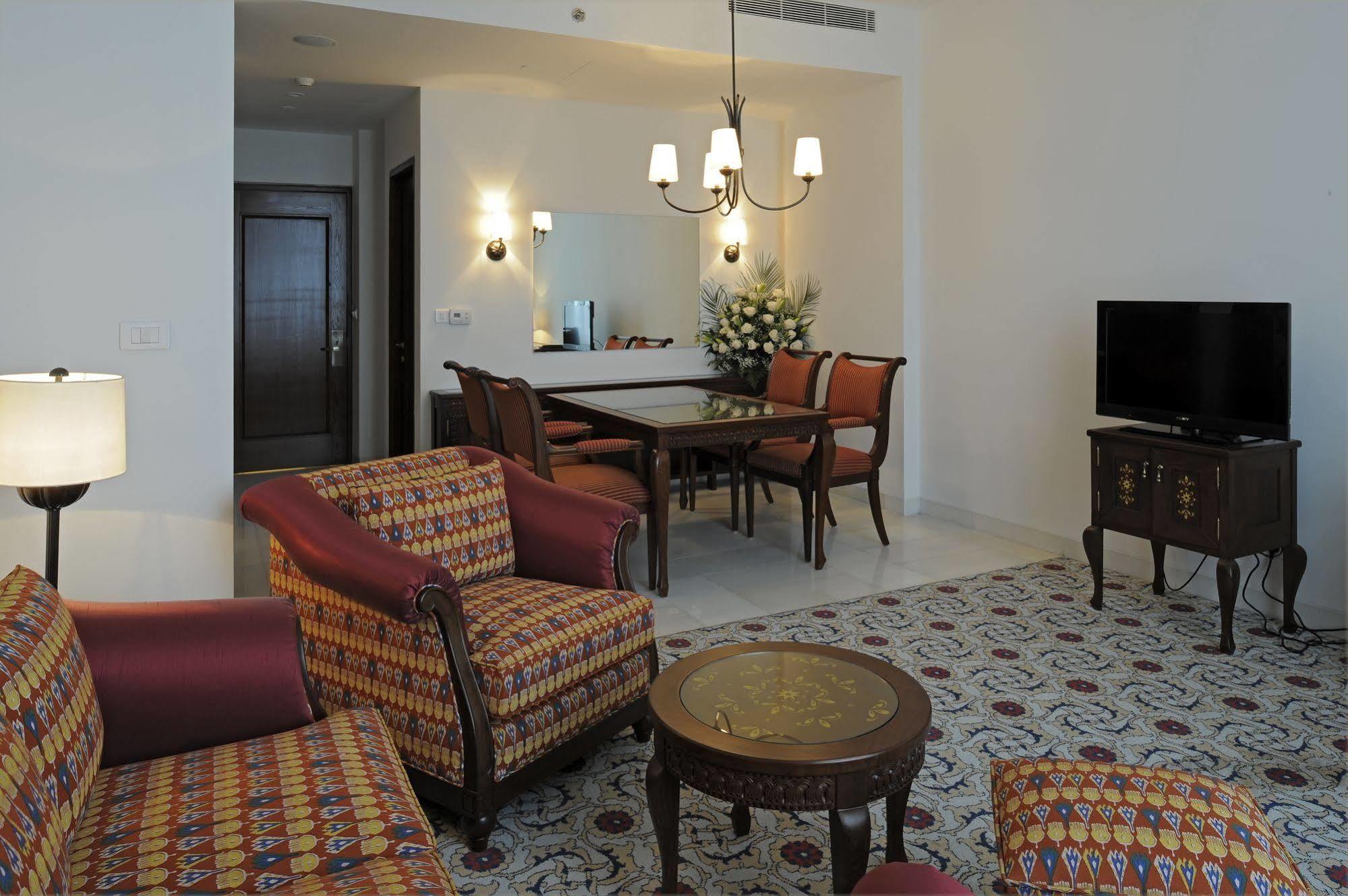 Dushanbe Serena Hotel Extérieur photo