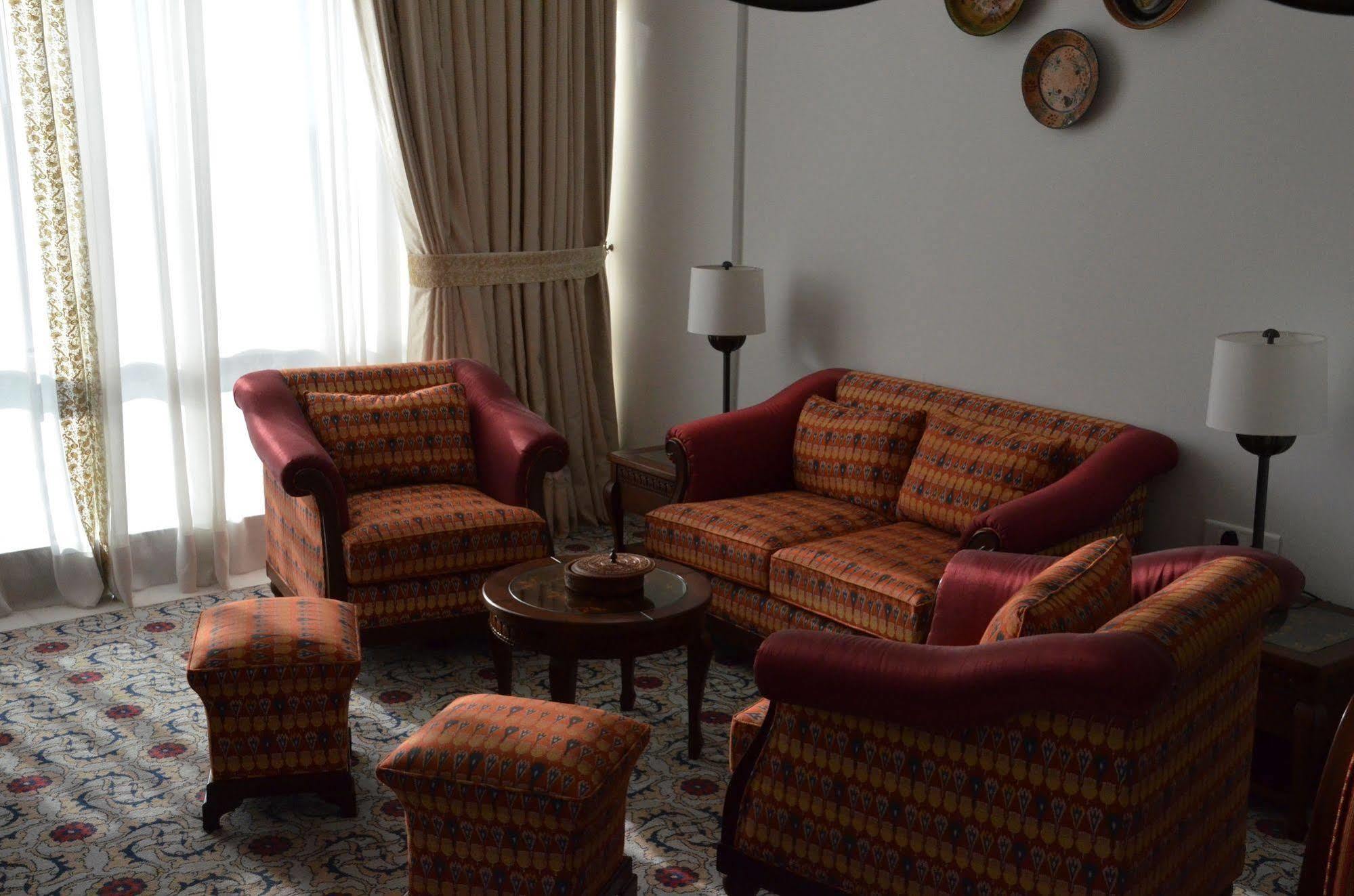 Dushanbe Serena Hotel Extérieur photo