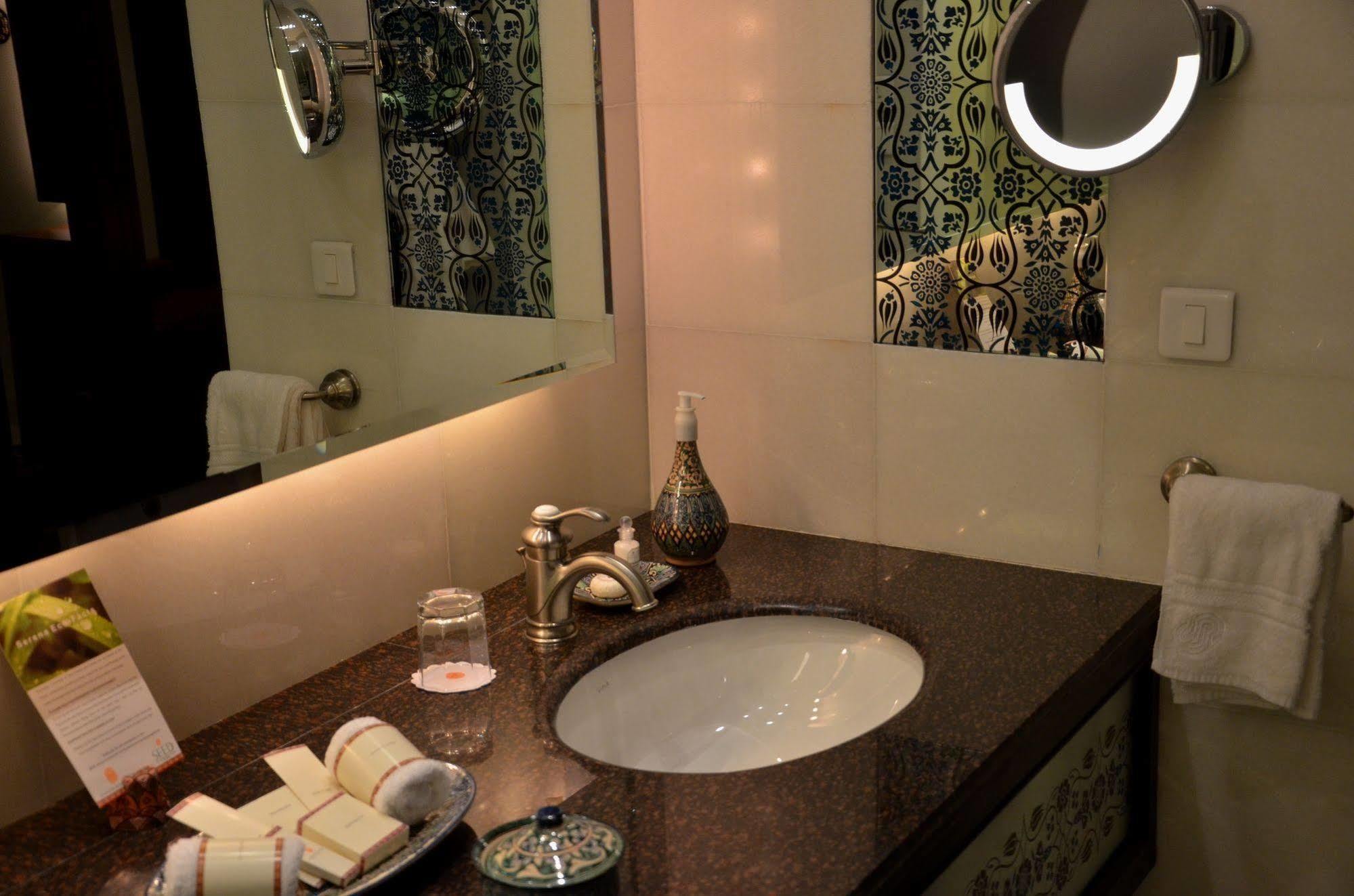 Dushanbe Serena Hotel Extérieur photo