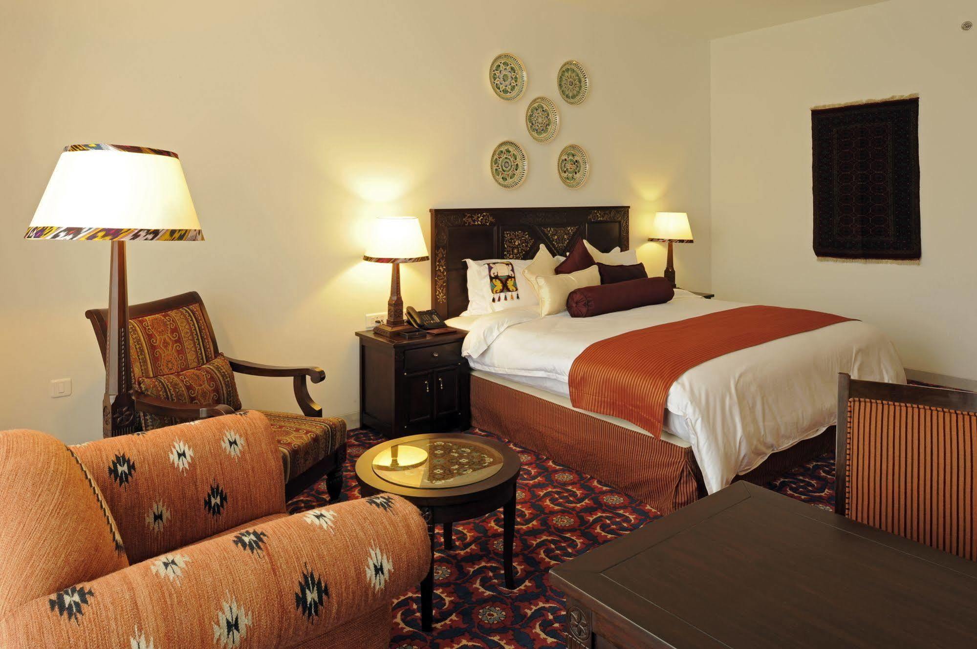 Dushanbe Serena Hotel Extérieur photo