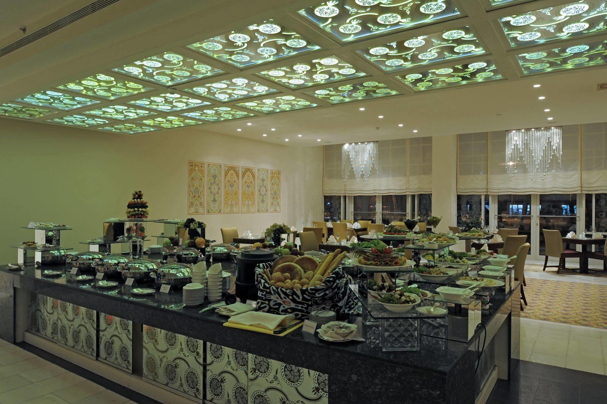Dushanbe Serena Hotel Extérieur photo